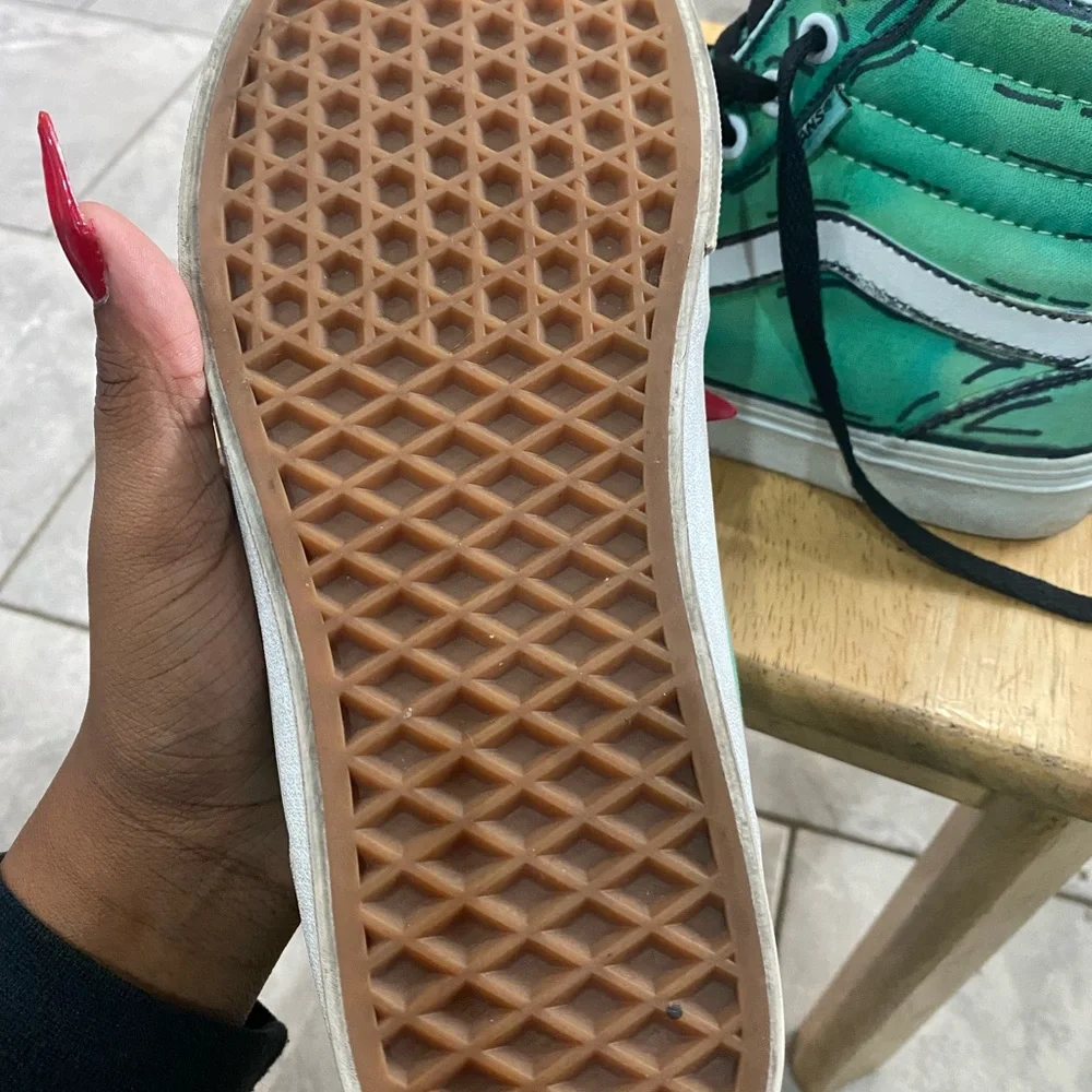 Custom Vans - Picture 6 of 6